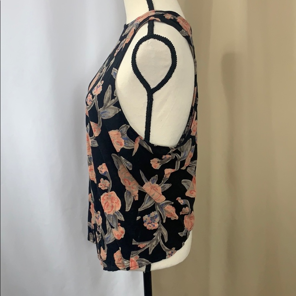 Tank - Picture 3 of 3